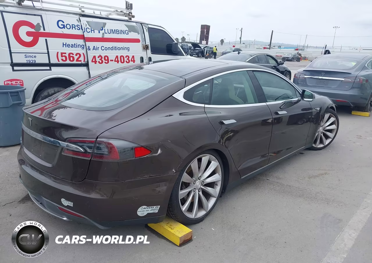 2013 Tesla Model S VIN:5YJSA1BC8DFP10483 - 4
