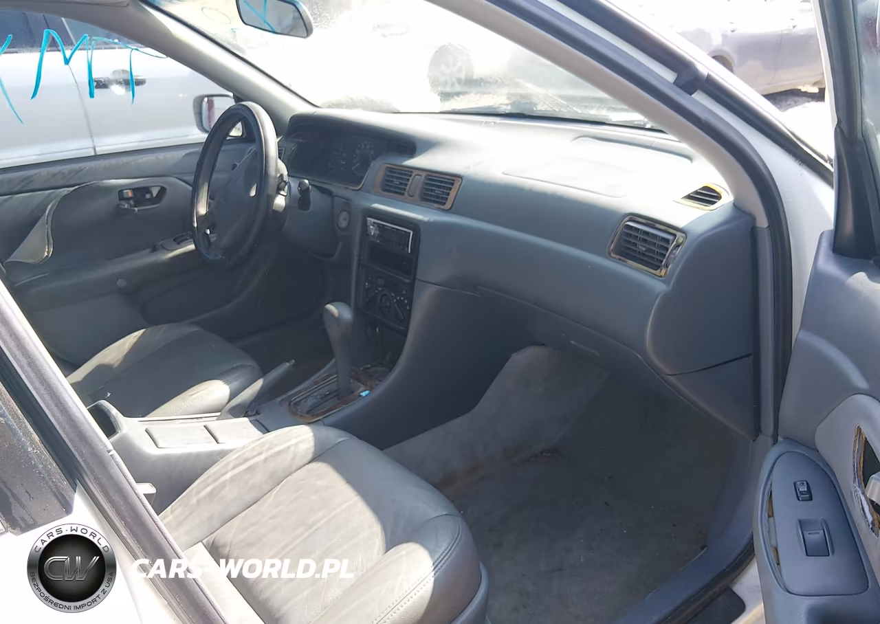 1998 Toyota Camry Le VIN:4T1BG22K5WU252466 - 5