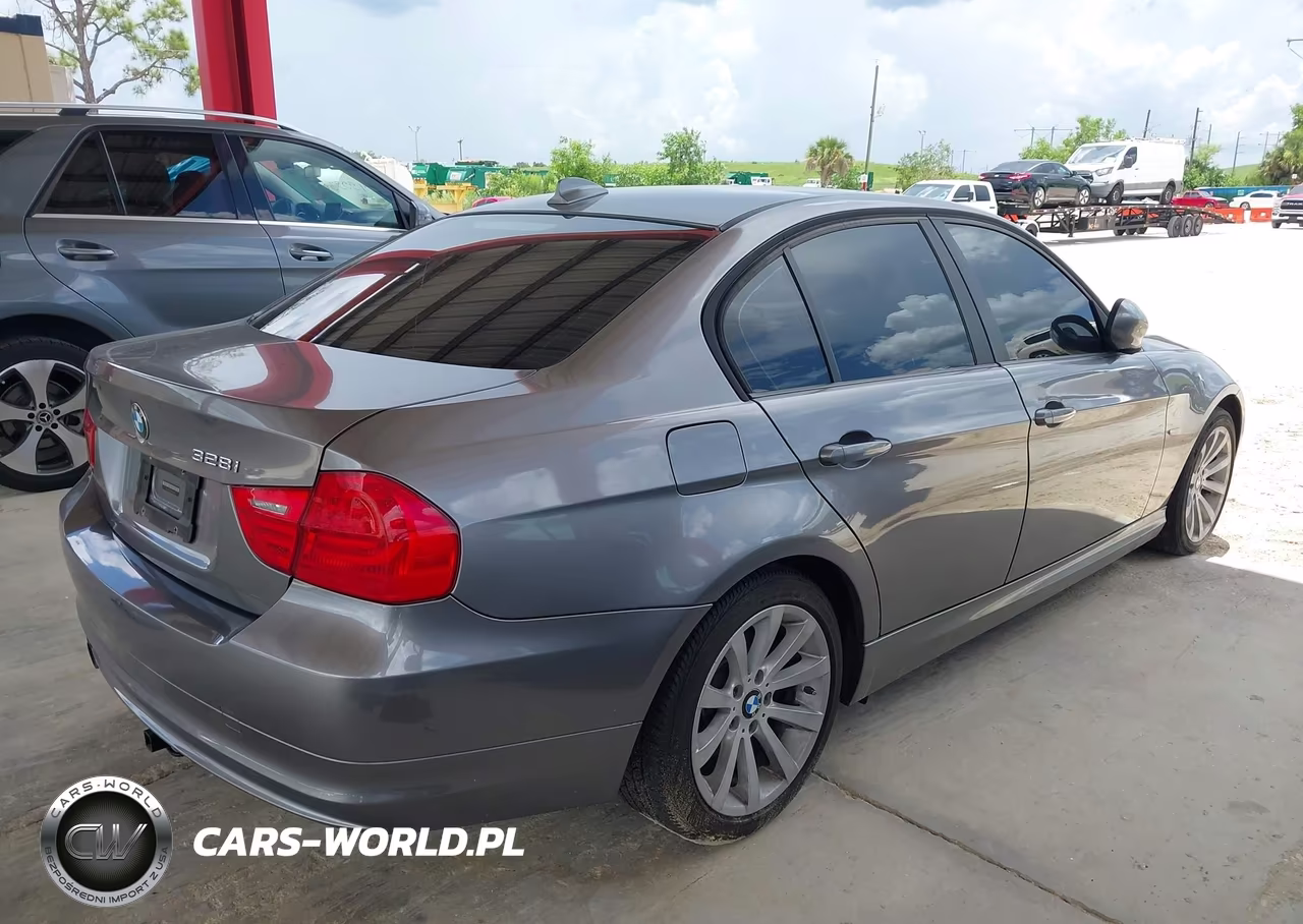 2011 BMW 328I VIN:WBAPH7C52BE680381 - 4