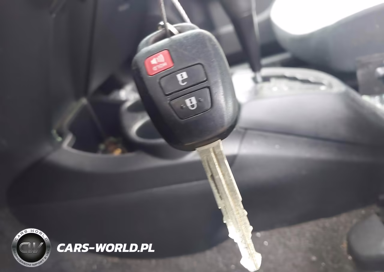 2016 Toyota Prius C One VIN:JTDKDTB36G1116717 - 11
