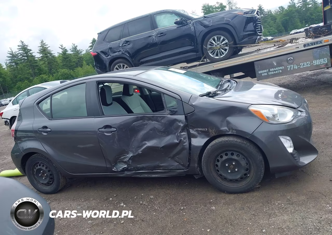2016 Toyota Prius C One VIN:JTDKDTB36G1116717 - 14