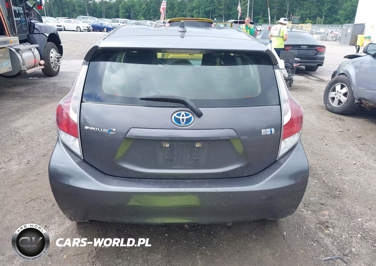 2016 Toyota Prius C One VIN:JTDKDTB36G1116717 - 17