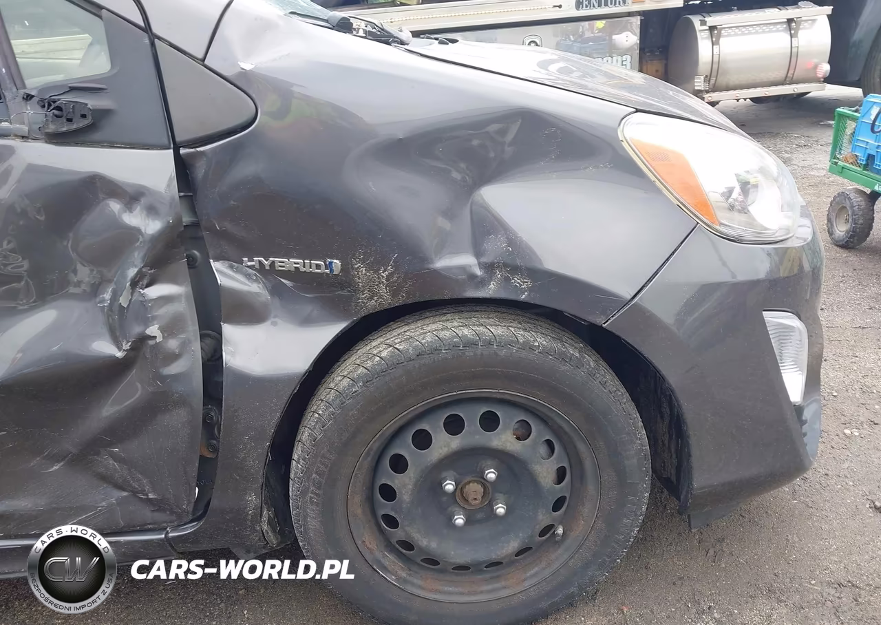 2016 Toyota Prius C One VIN:JTDKDTB36G1116717 - 18