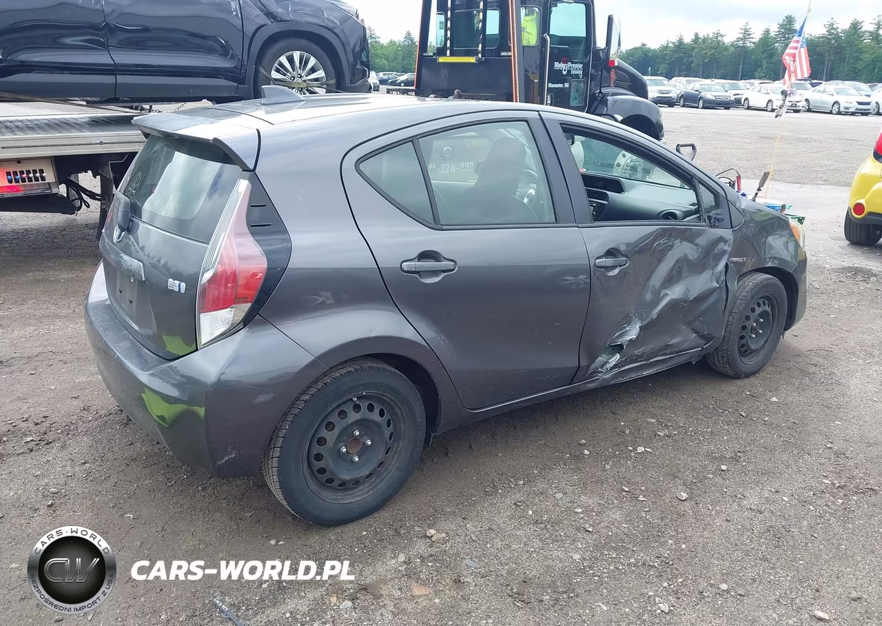 2016 Toyota Prius C One VIN:JTDKDTB36G1116717 - 4