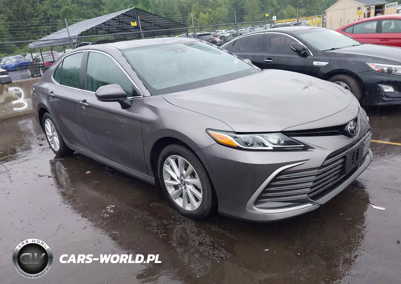 2024 Toyota Camry Le – zdjęcie 1 z 16