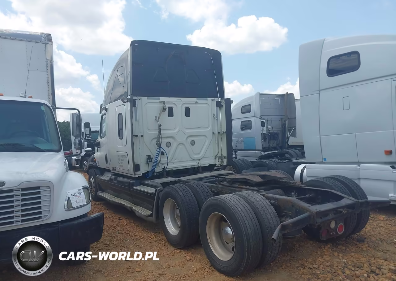 2011 Freightliner Cascadia 125 VIN:1FUJGLDR4BLAZ4407 - 15