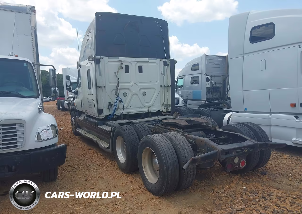 2011 Freightliner Cascadia 125 VIN:1FUJGLDR4BLAZ4407 - 3