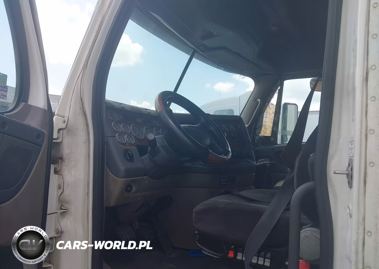 2011 Freightliner Cascadia 125 VIN:1FUJGLDR4BLAZ4407 - 6