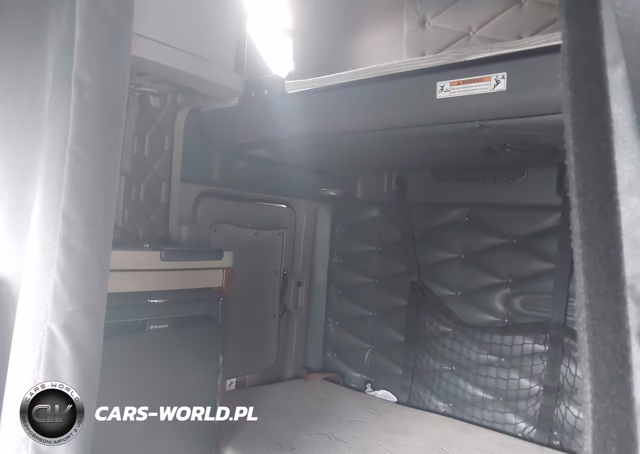 2011 Freightliner Cascadia 125 VIN:1FUJGLDR4BLAZ4407 - 7