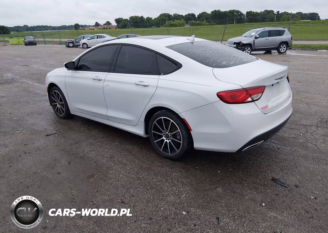 2015 Chrysler 200 S VIN:1C3CCCBG2FN673310 - 3