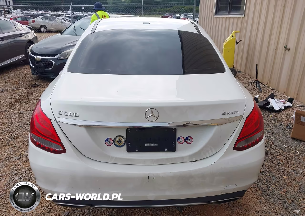 2016 Mercedes-Benz C 300 4Matic VIN:55SWF4KB7GU130933 - 16