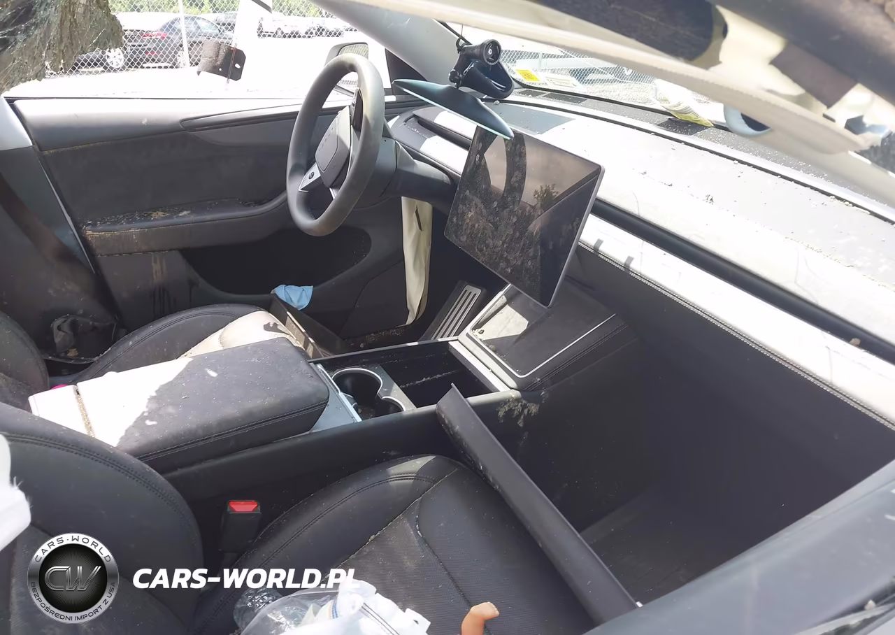 2026 Tesla Model Y All-Wheel Drive-Long Range Launch Series-Premium All-Wheel Drive VIN:7SAYGDEE6TA385466 - 5