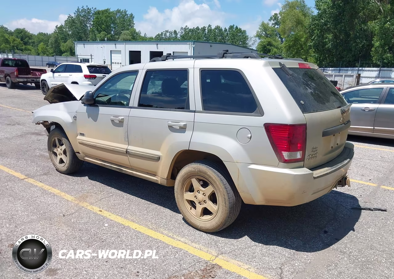 2007 Jeep Grand Cherokee Laredo VIN:1J8HR48P37C695609 - 3