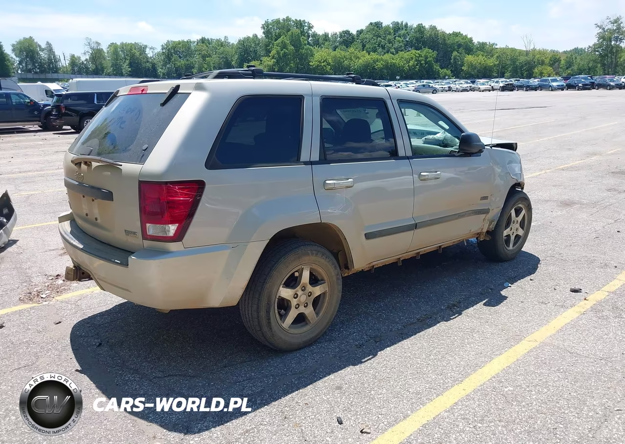 2007 Jeep Grand Cherokee Laredo VIN:1J8HR48P37C695609 - 4