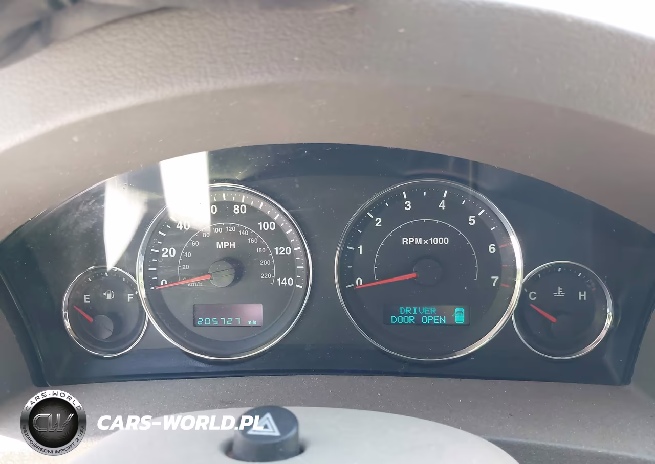2007 Jeep Grand Cherokee Laredo VIN:1J8HR48P37C695609 - 7