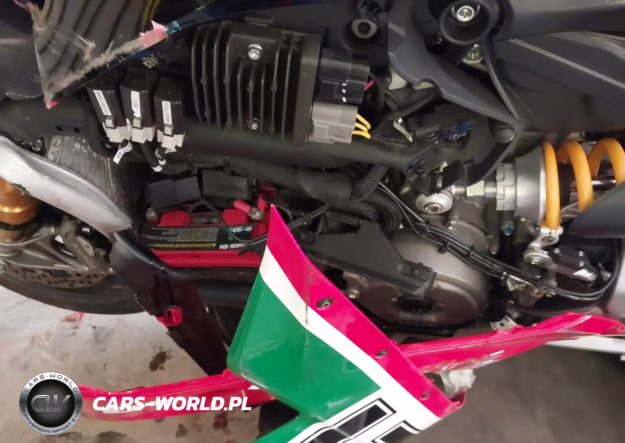 2023 Ducati Panigale V2 VIN:ZDMHAATW0PB011279 - 9