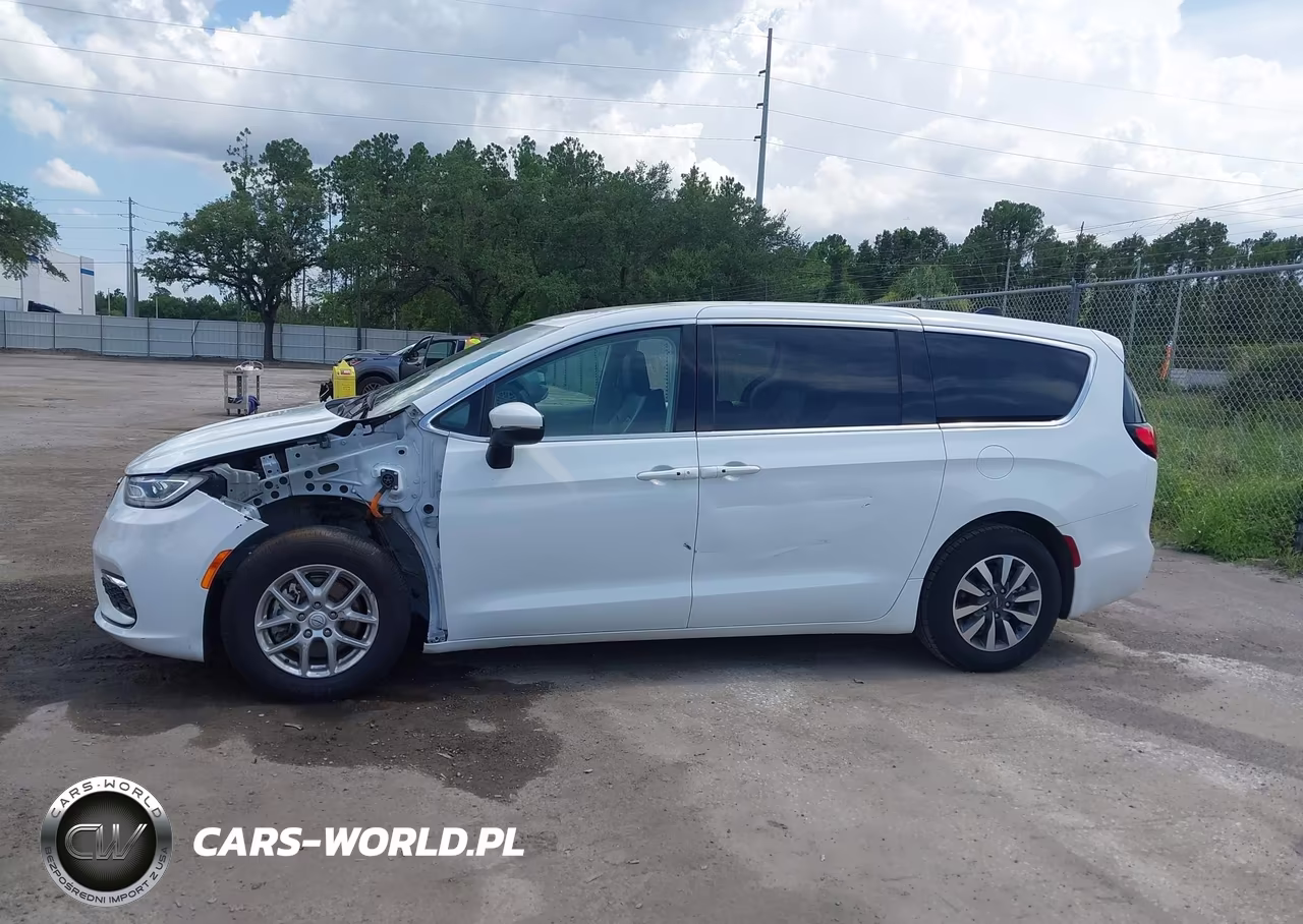 2023 Chrysler Pacifica Hybrid Touring L VIN:2C4RC1L72PR575813 - 14
