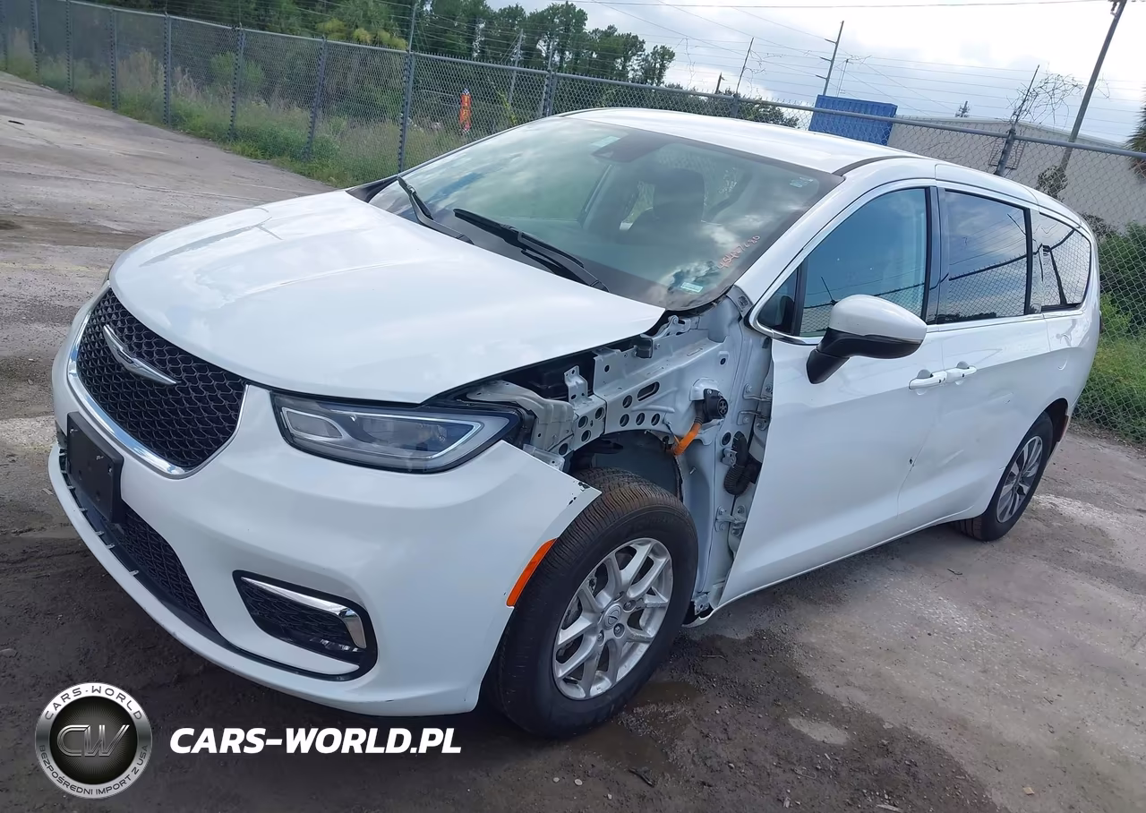 2023 Chrysler Pacifica Hybrid Touring L VIN:2C4RC1L72PR575813 - 6