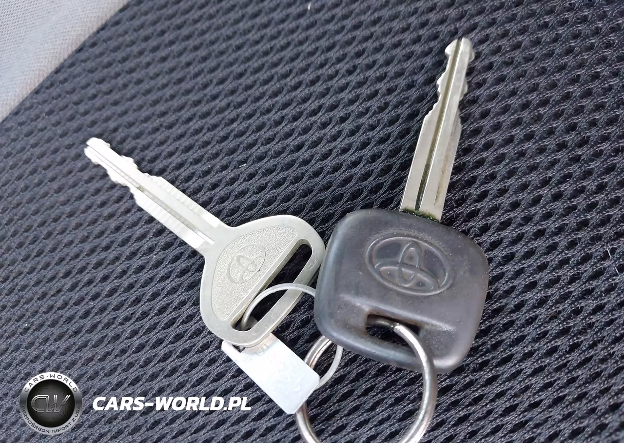 2010 Toyota Yaris VIN:JTDBT4K30A1360699 - 11