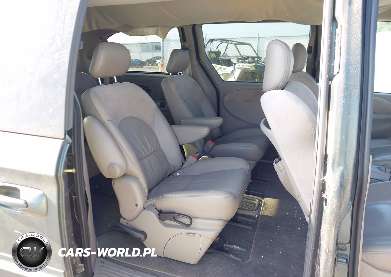 2002 Chrysler Town & Country Limited VIN:2C8GP64L32R603436 - 8