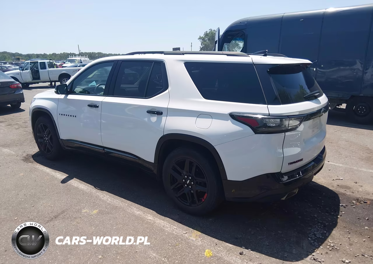2019 Chevrolet Traverse Premier VIN:1GNEVKKW4KJ197330 - 3