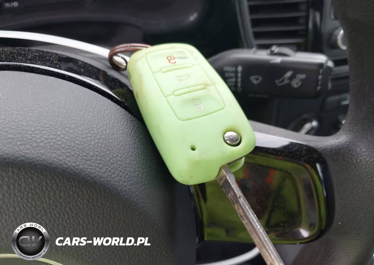 2014 Volkswagen Beetle 2.5L Entry VIN:3VWFP7AT1EM606206 - 11