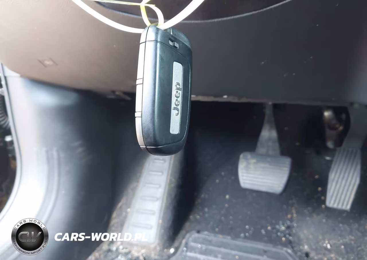 2023 Jeep Renegade Limited 4X4 VIN:ZACNJDD15PPP37130 - 11