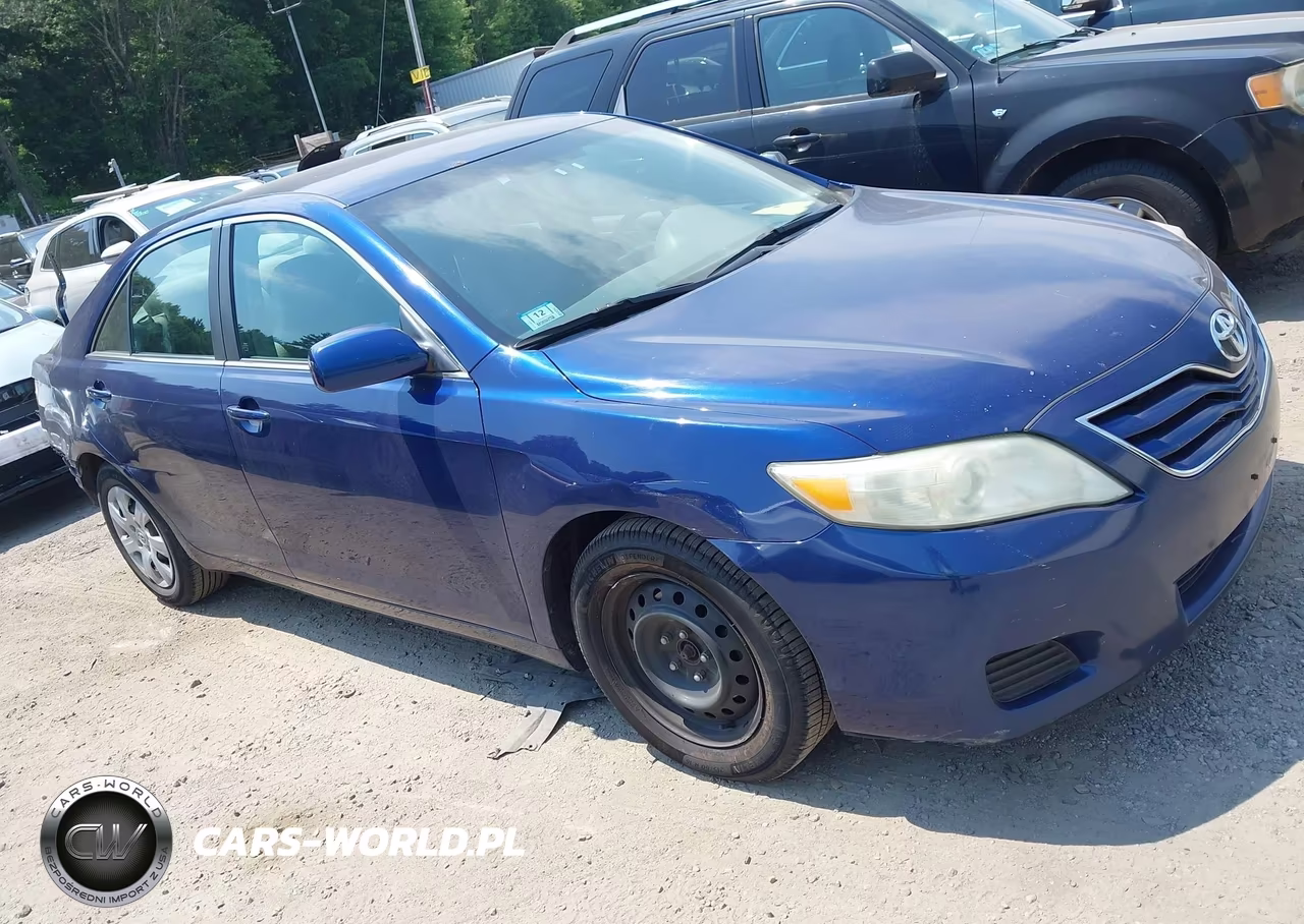 2011 Toyota Camry Le – zdjęcie 1 z 11