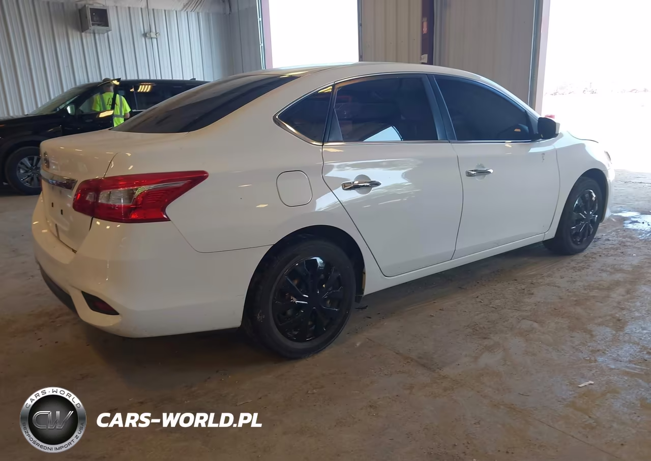 2018 Nissan Sentra S VIN:3N1AB7AP8JY333723 - 4