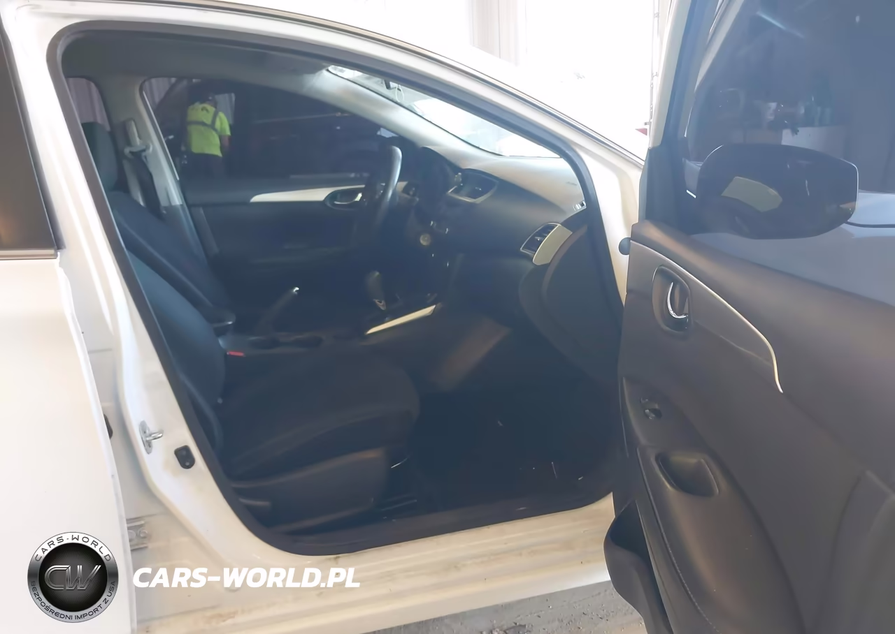 2018 Nissan Sentra S VIN:3N1AB7AP8JY333723 - 5