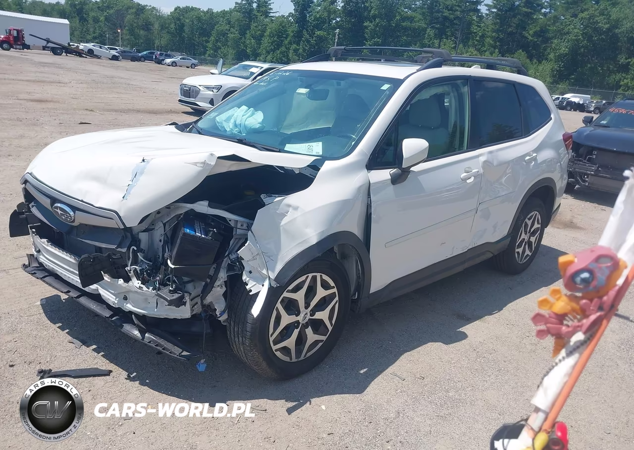 2021 Subaru Forester Premium VIN:JF2SKAFCXMH422067 - 2