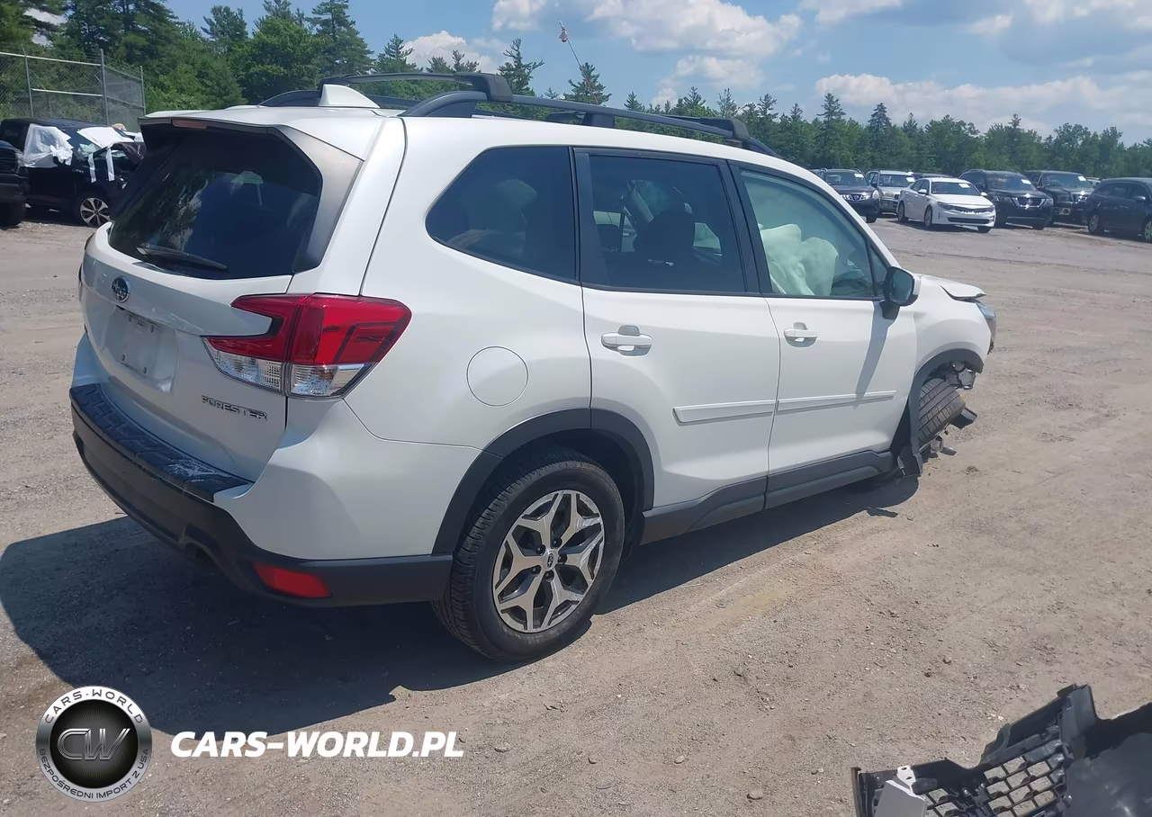 2021 Subaru Forester Premium VIN:JF2SKAFCXMH422067 - 4