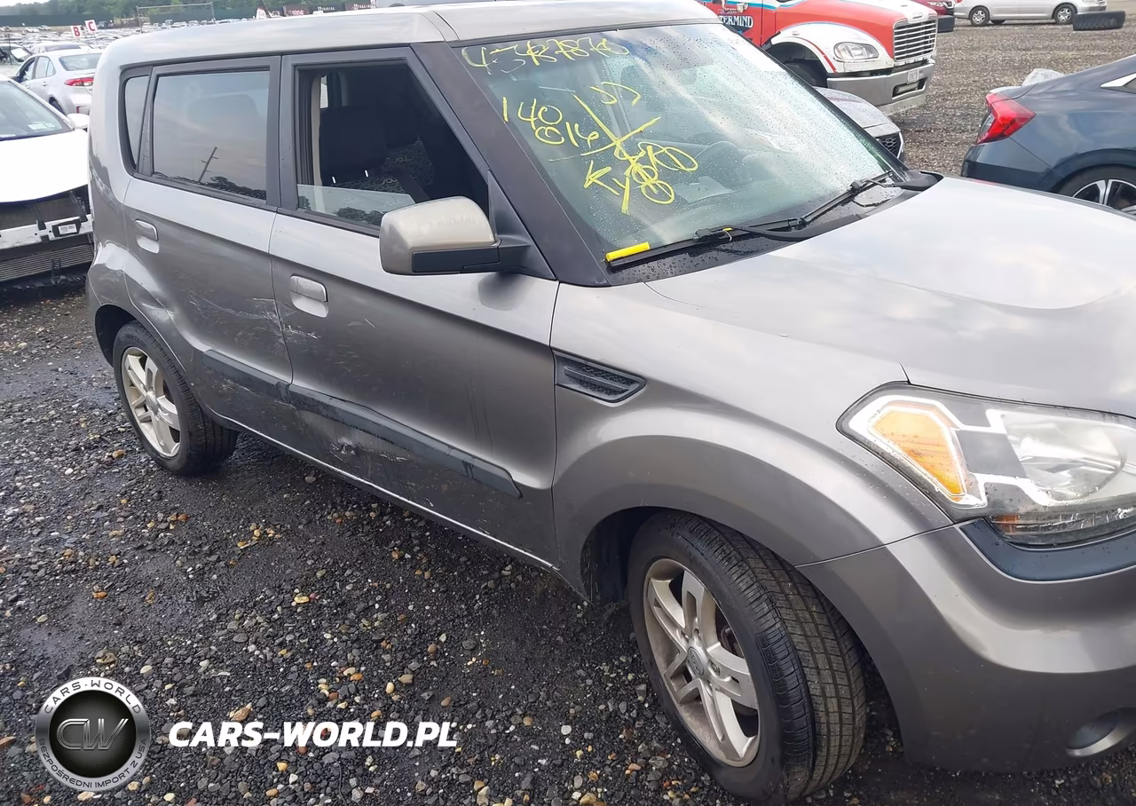 2010 Kia Soul + VIN:KNDJT2A20A7192228 - 6