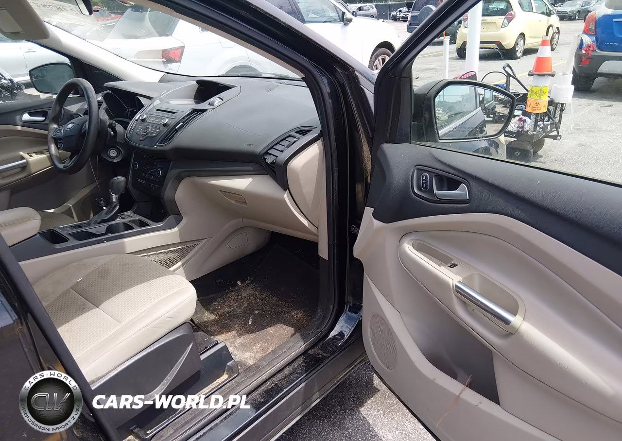 2017 Ford Escape Se VIN:1FMCU0G96HUC28803 - 5