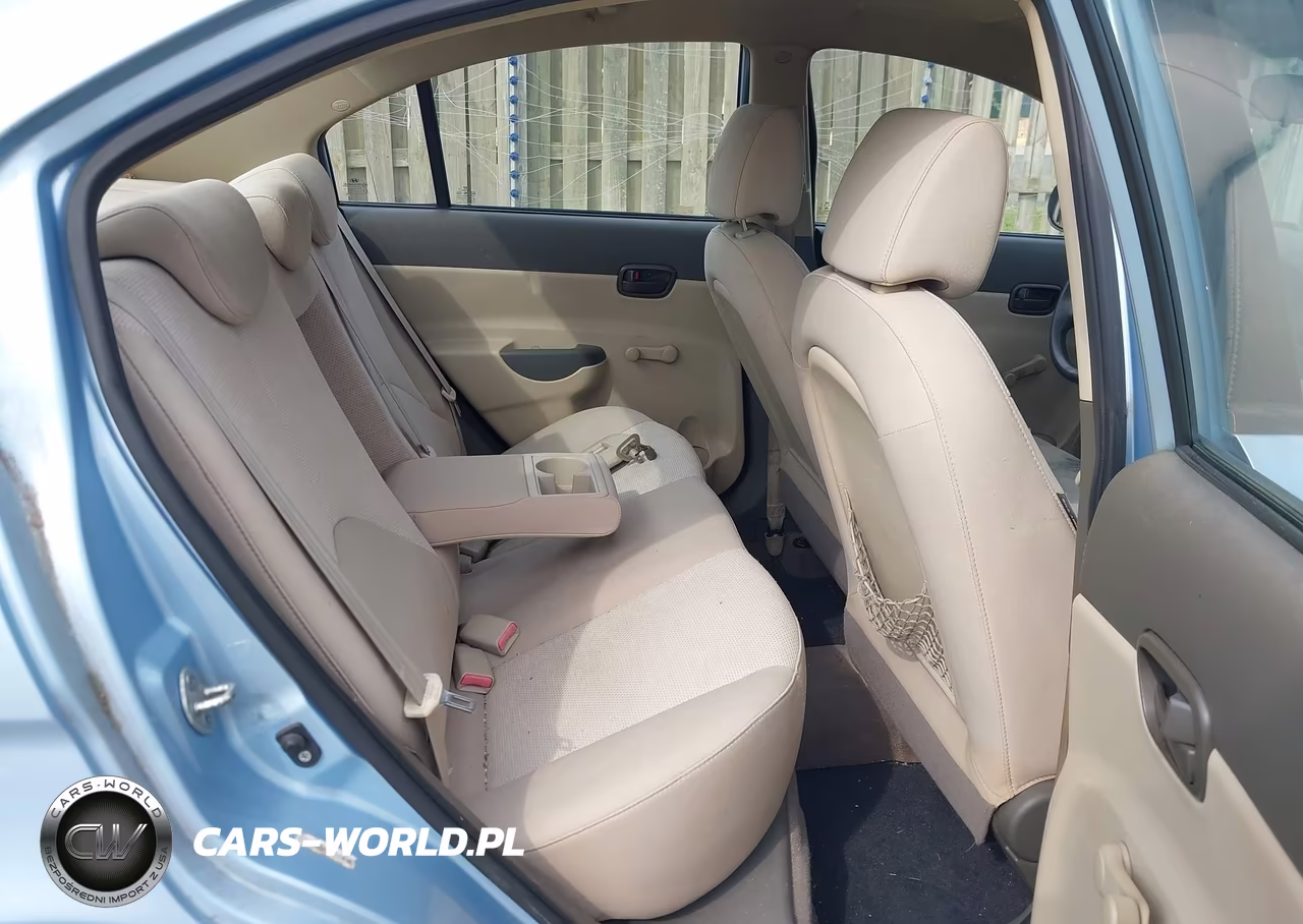 2011 Hyundai Accent Gls VIN:KMHCN4ACXBU573106 - 8