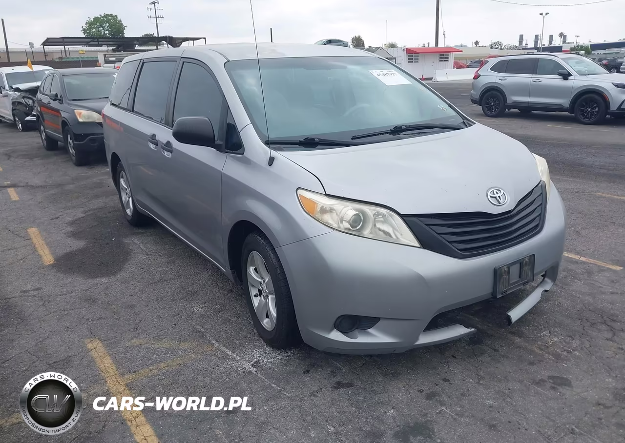 2011 Toyota Sienna Base V6 – zdjęcie 1 z 16