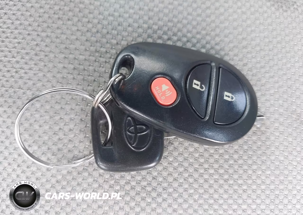 2011 Toyota Sienna Base V6 VIN:5TDZK3DCXBS025933 - 11