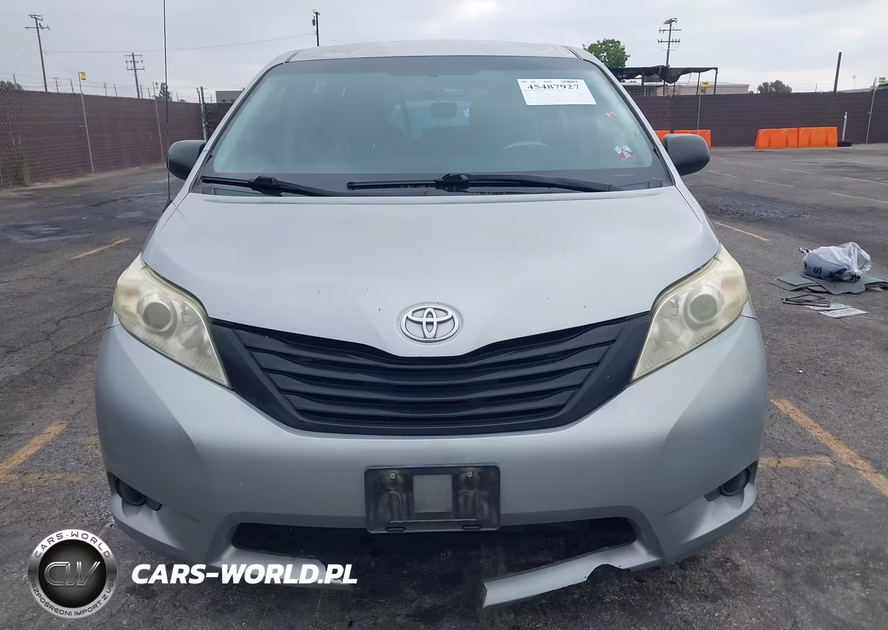 2011 Toyota Sienna Base V6 VIN:5TDZK3DCXBS025933 - 12