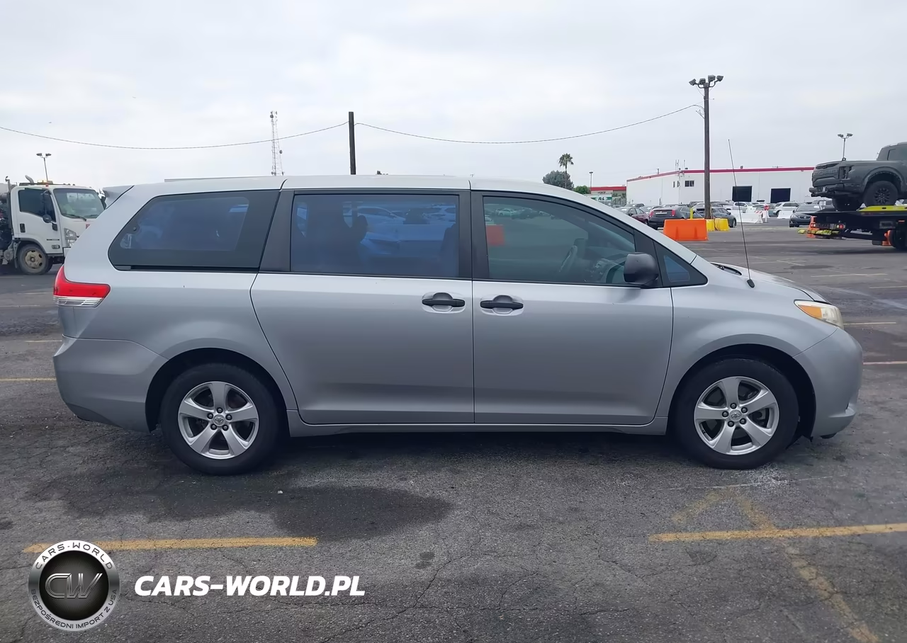 2011 Toyota Sienna Base V6 VIN:5TDZK3DCXBS025933 - 13
