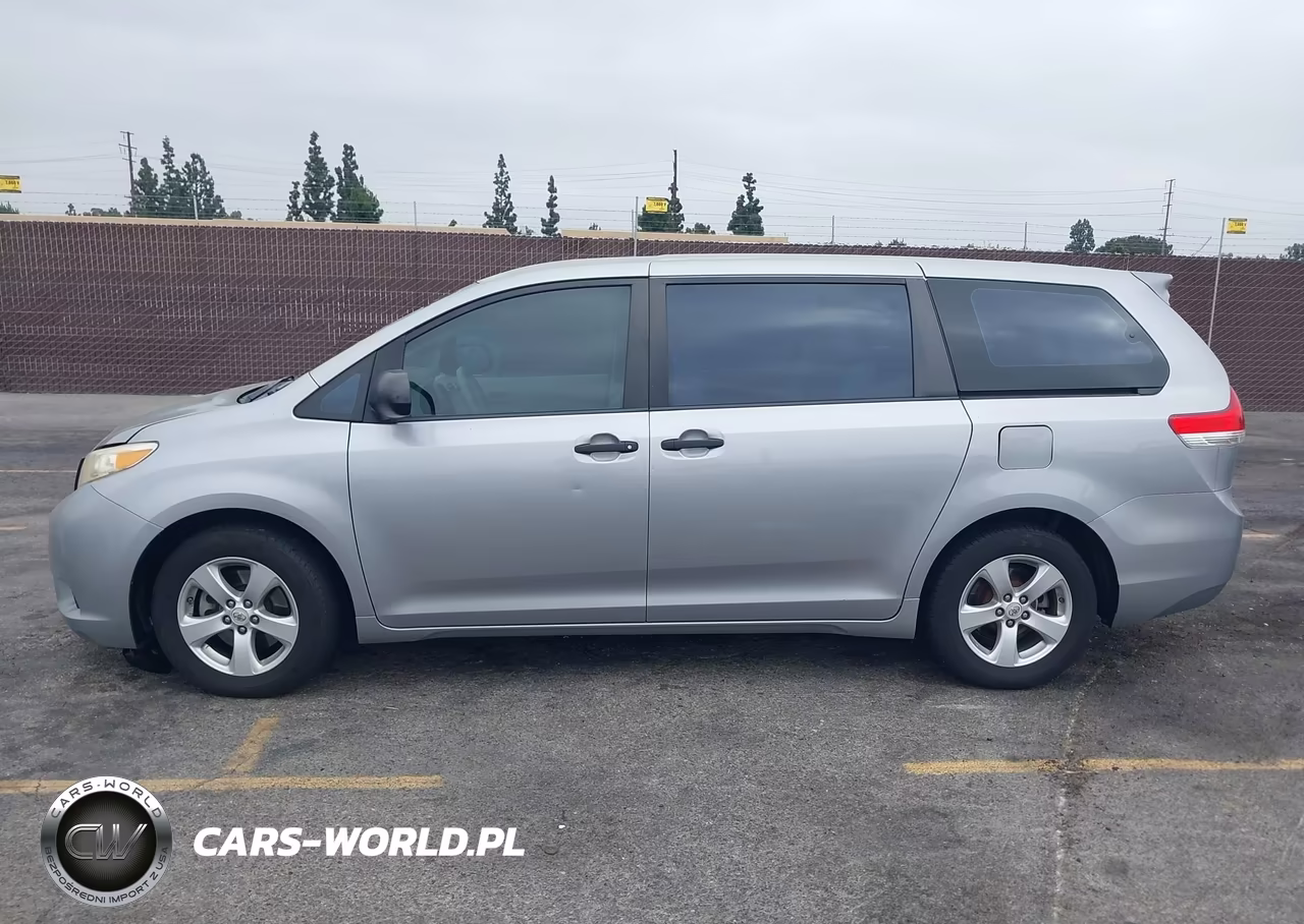 2011 Toyota Sienna Base V6 VIN:5TDZK3DCXBS025933 - 14