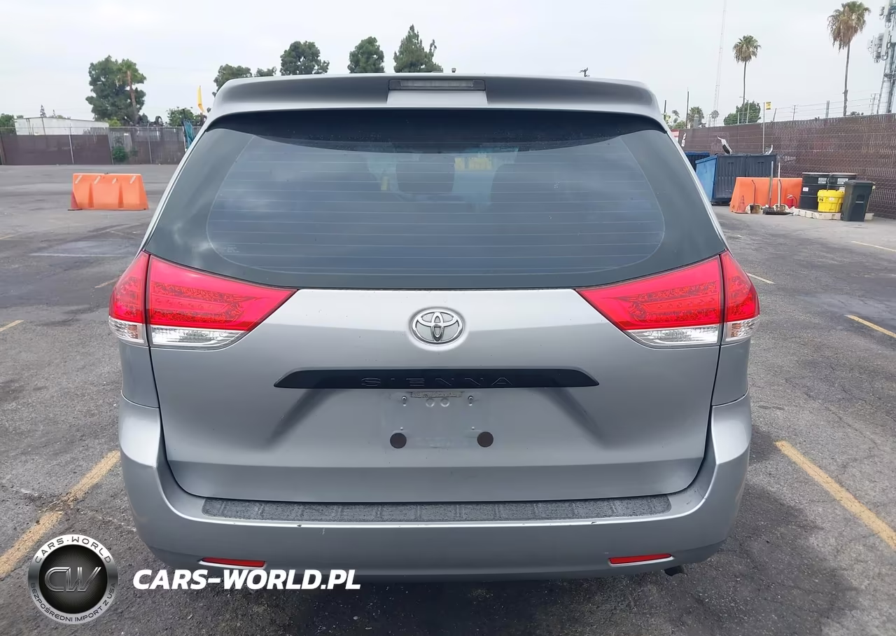 2011 Toyota Sienna Base V6 VIN:5TDZK3DCXBS025933 - 16