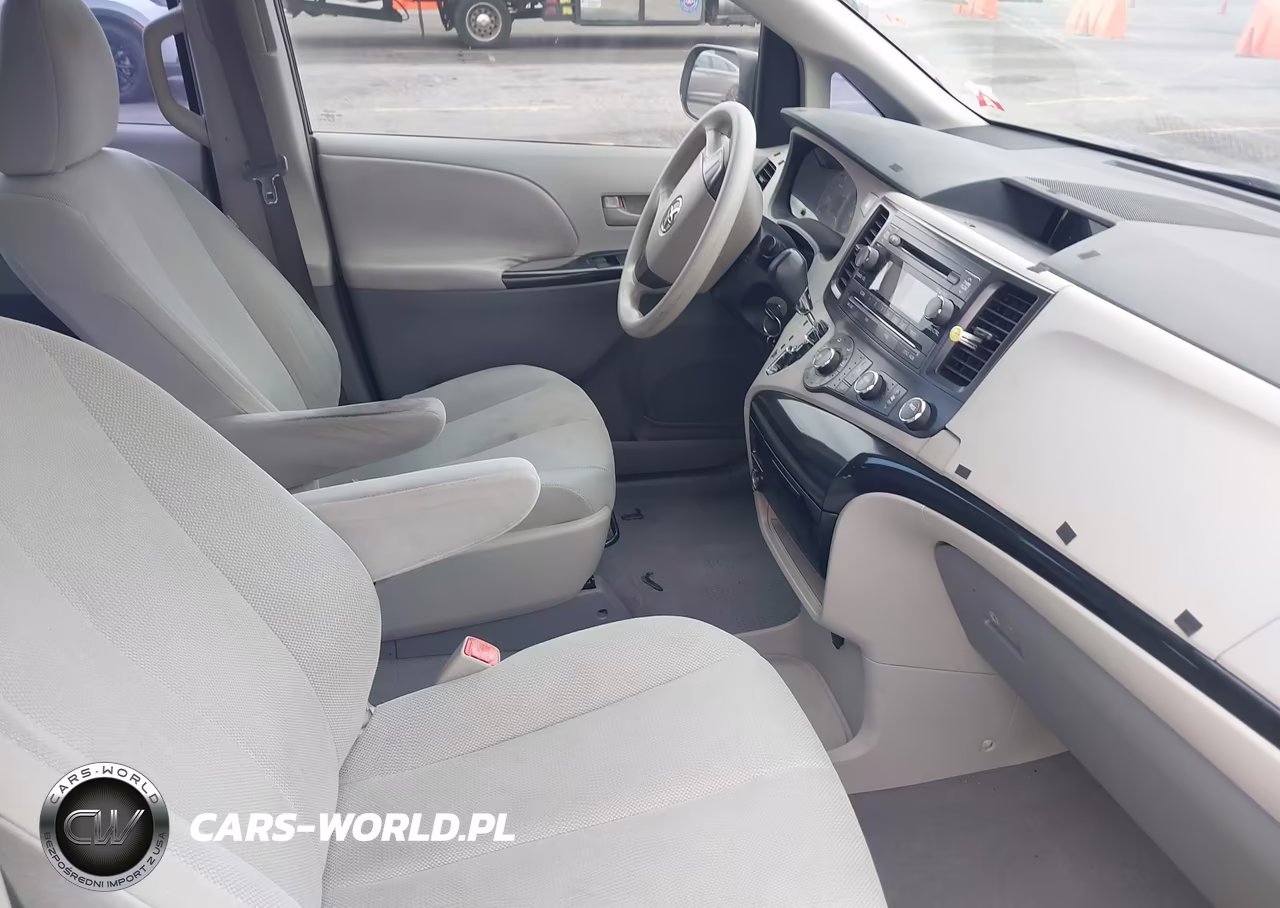 2011 Toyota Sienna Base V6 VIN:5TDZK3DCXBS025933 - 5