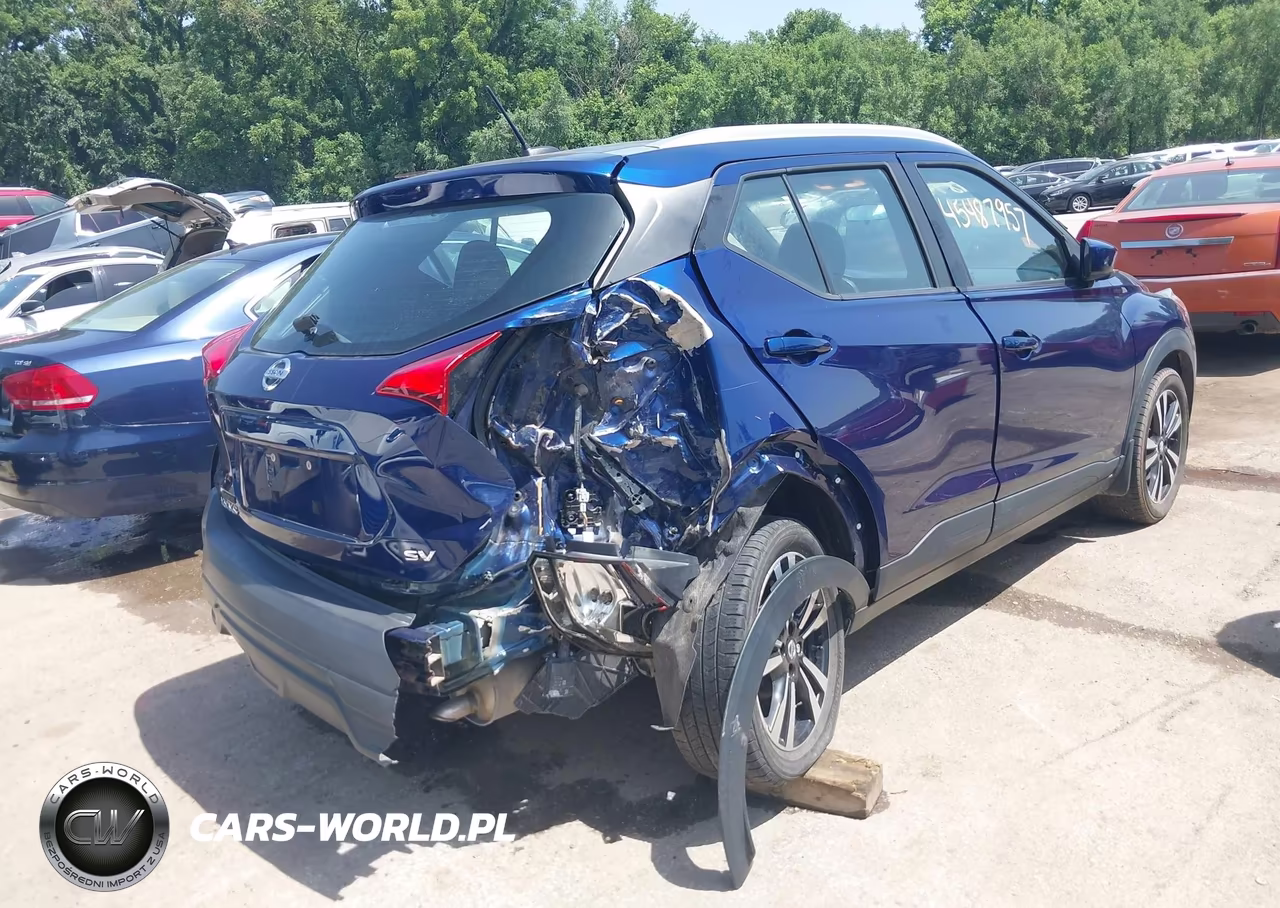2019 Nissan Kicks Sv VIN:3N1CP5CU3KL555456 - 4