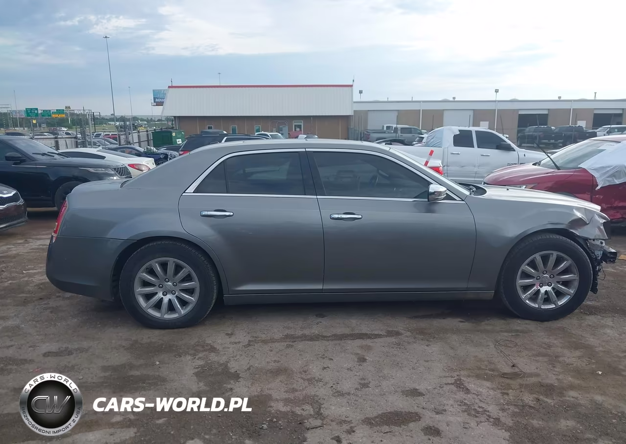 2011 Chrysler 300 Limited VIN:2C3CA5CGXBH526395 - 14