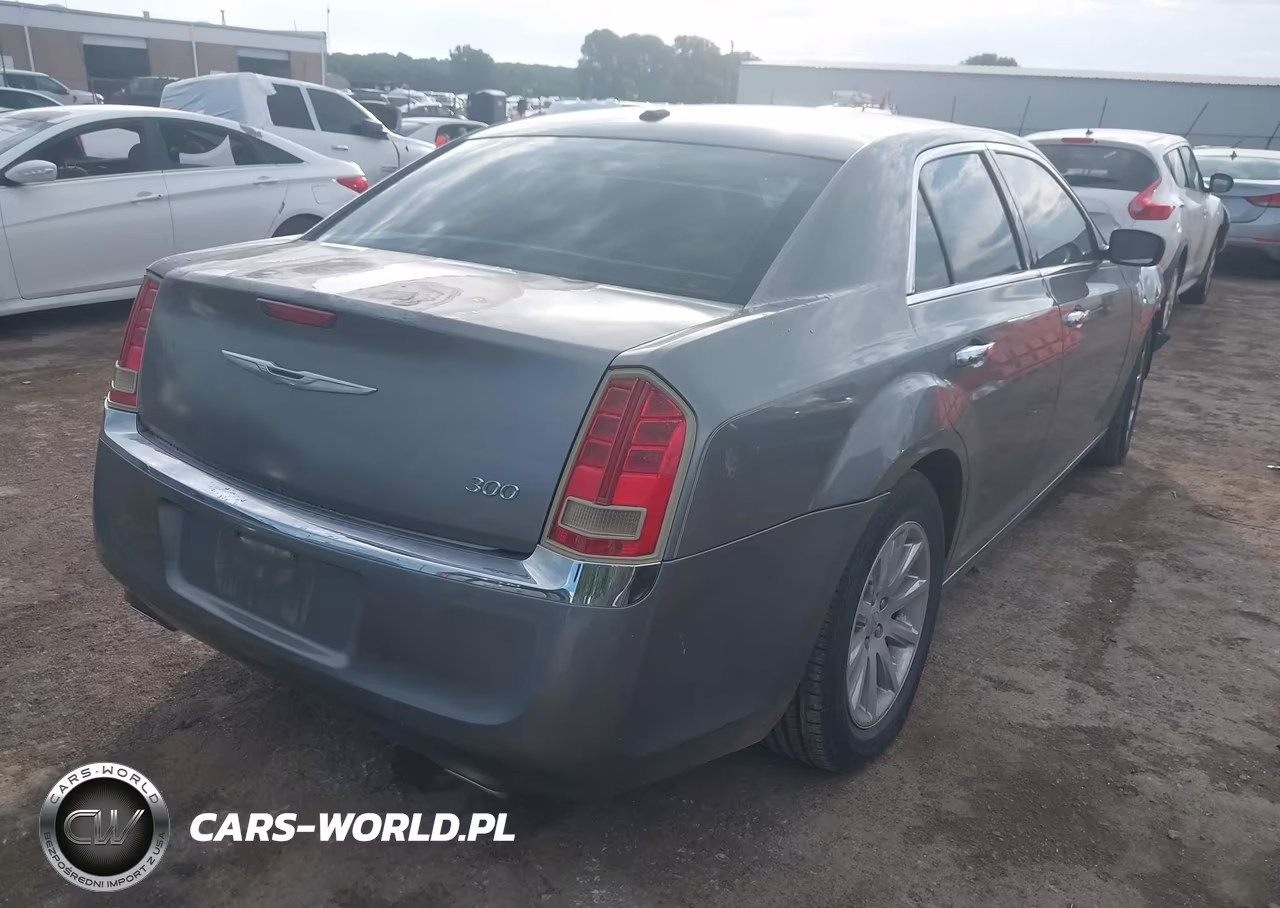 2011 Chrysler 300 Limited VIN:2C3CA5CGXBH526395 - 4