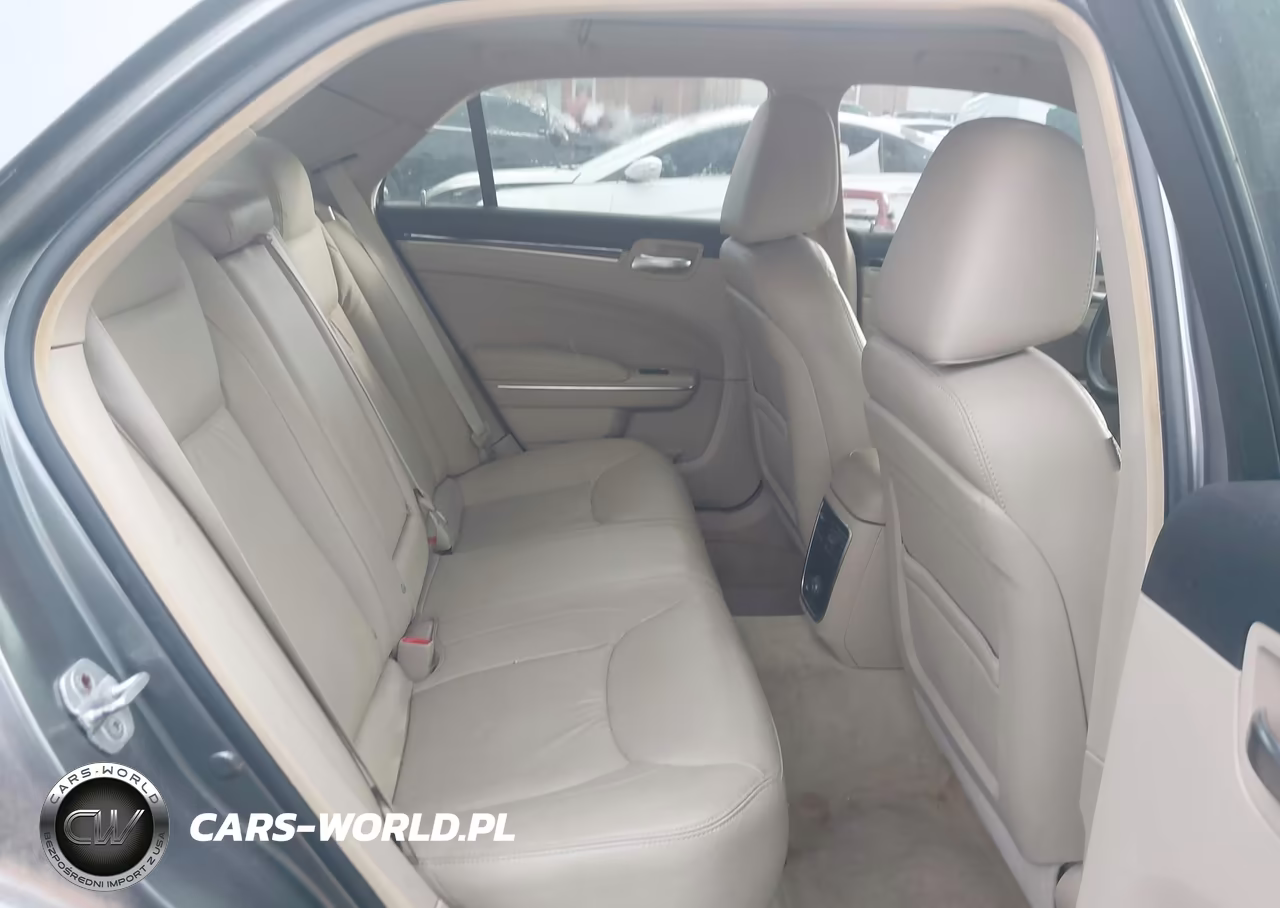2011 Chrysler 300 Limited VIN:2C3CA5CGXBH526395 - 8