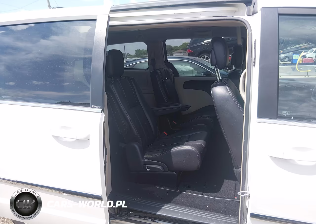 2012 Chrysler Town & Country Touring VIN:2C4RC1BG4CR313271 - 8