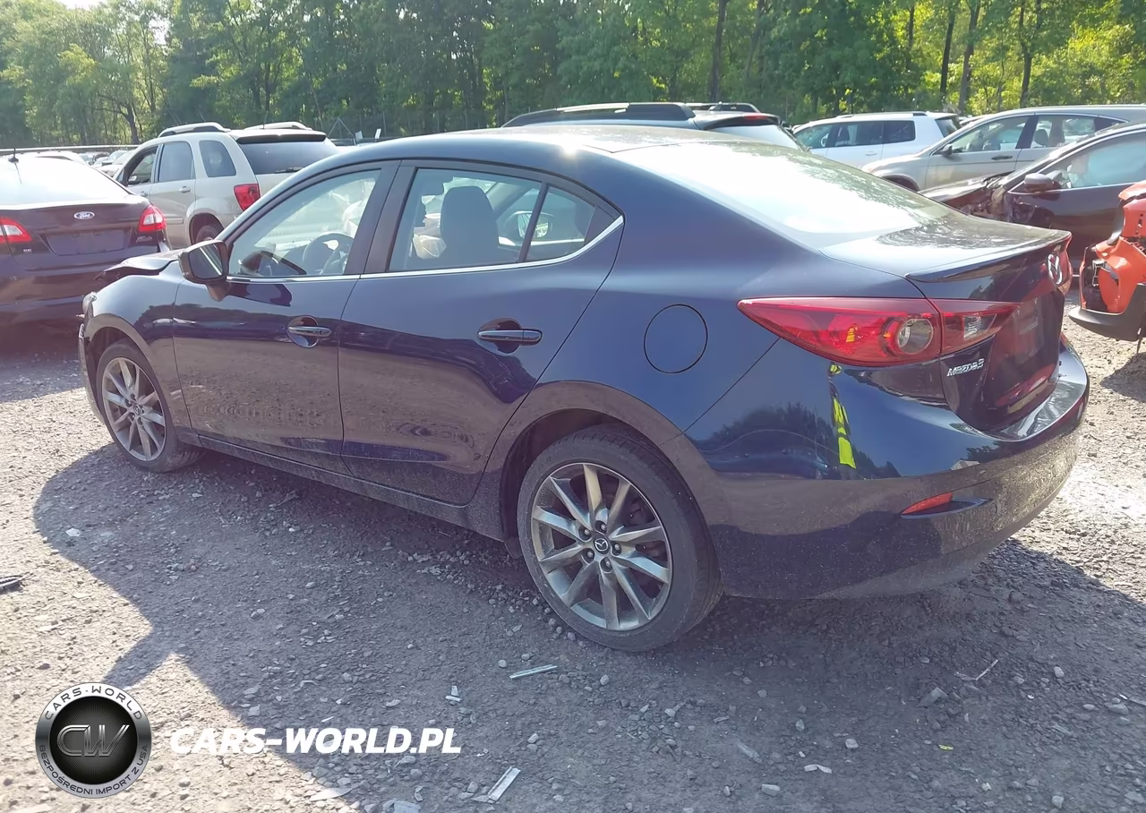 2018 Mazda Mazda3 Touring VIN:3MZBN1V36JM265519 - 3