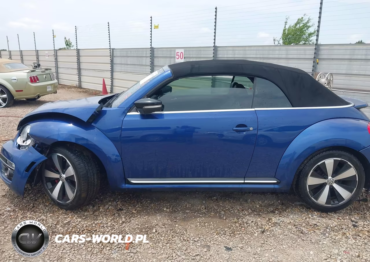 2013 Volkswagen Beetle 2.0T VIN:3VW7T7AT3DM830138 - 13