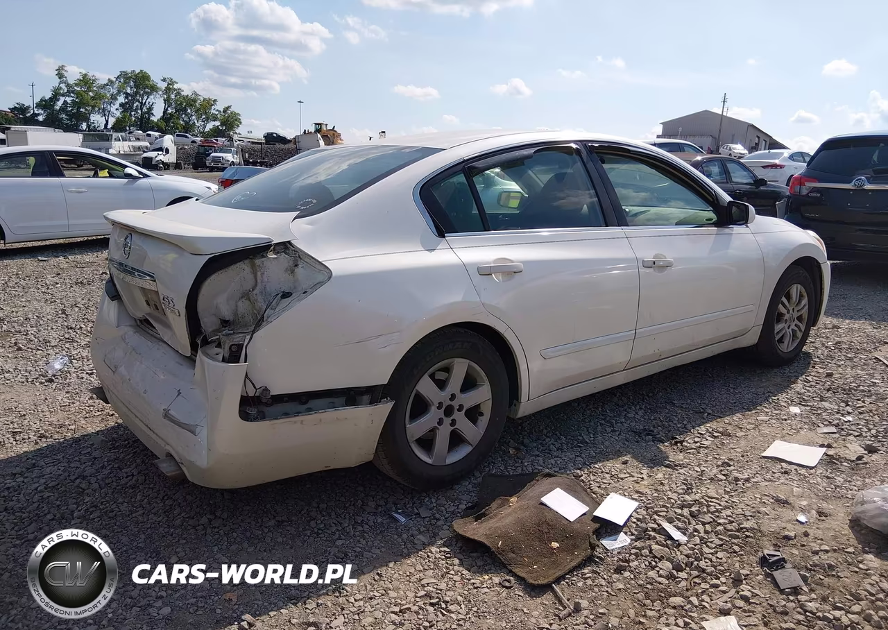2011 Nissan Altima 2.5 S VIN:1N4AL2AP1BN410224 - 4
